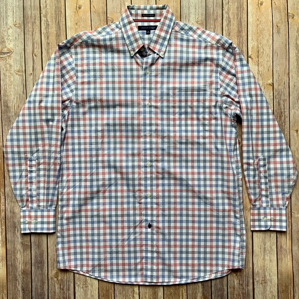 Men’s non iron Tommy Hilfiger buttonup dress shirt